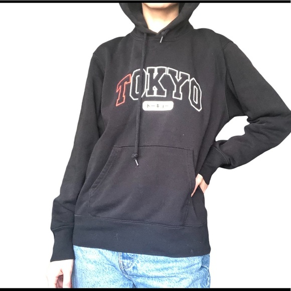 UNIQLO Tokyo Black Hoodie - Picture 4 of 8